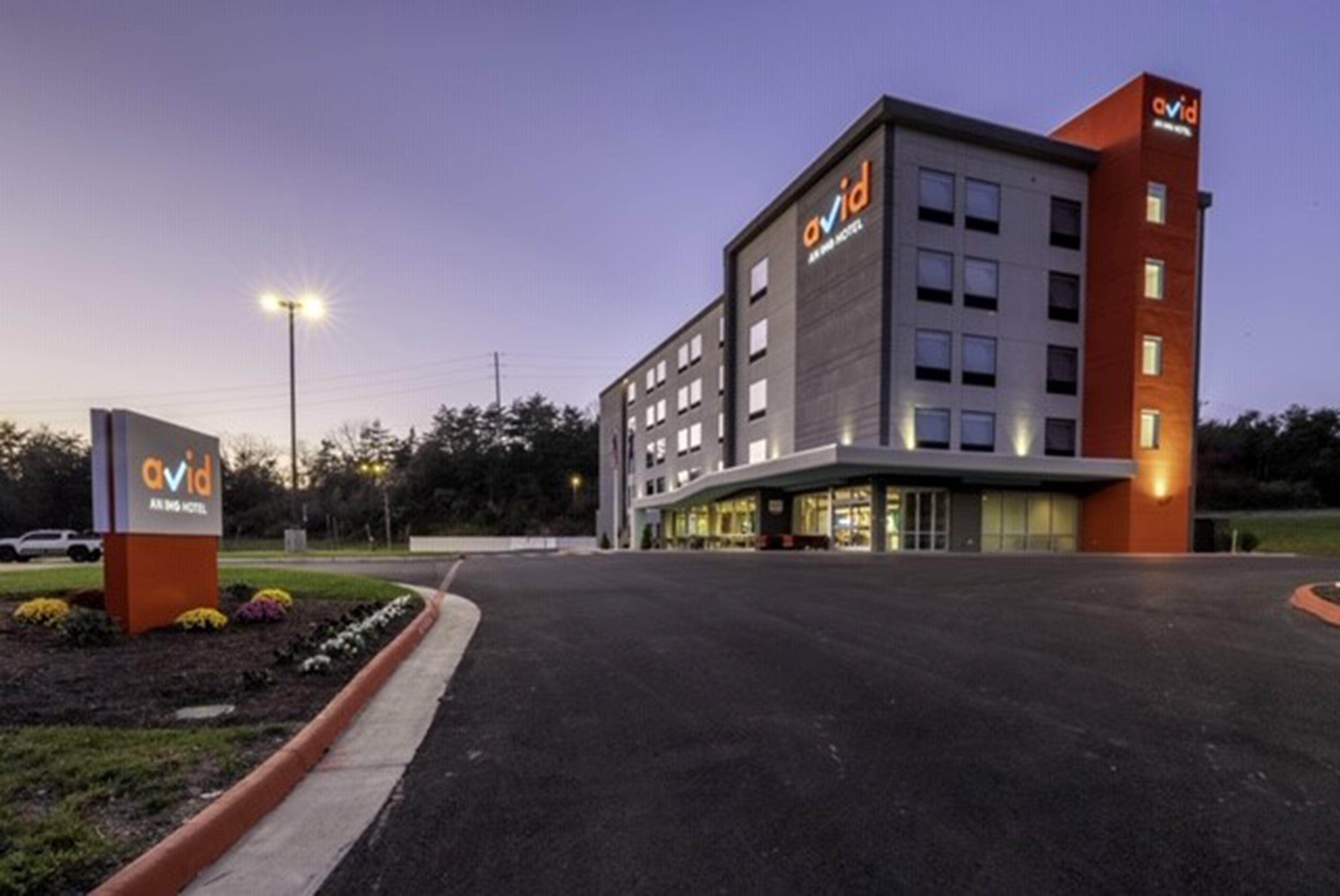 Avid Hotel - Staunton By Ihg Exterior foto